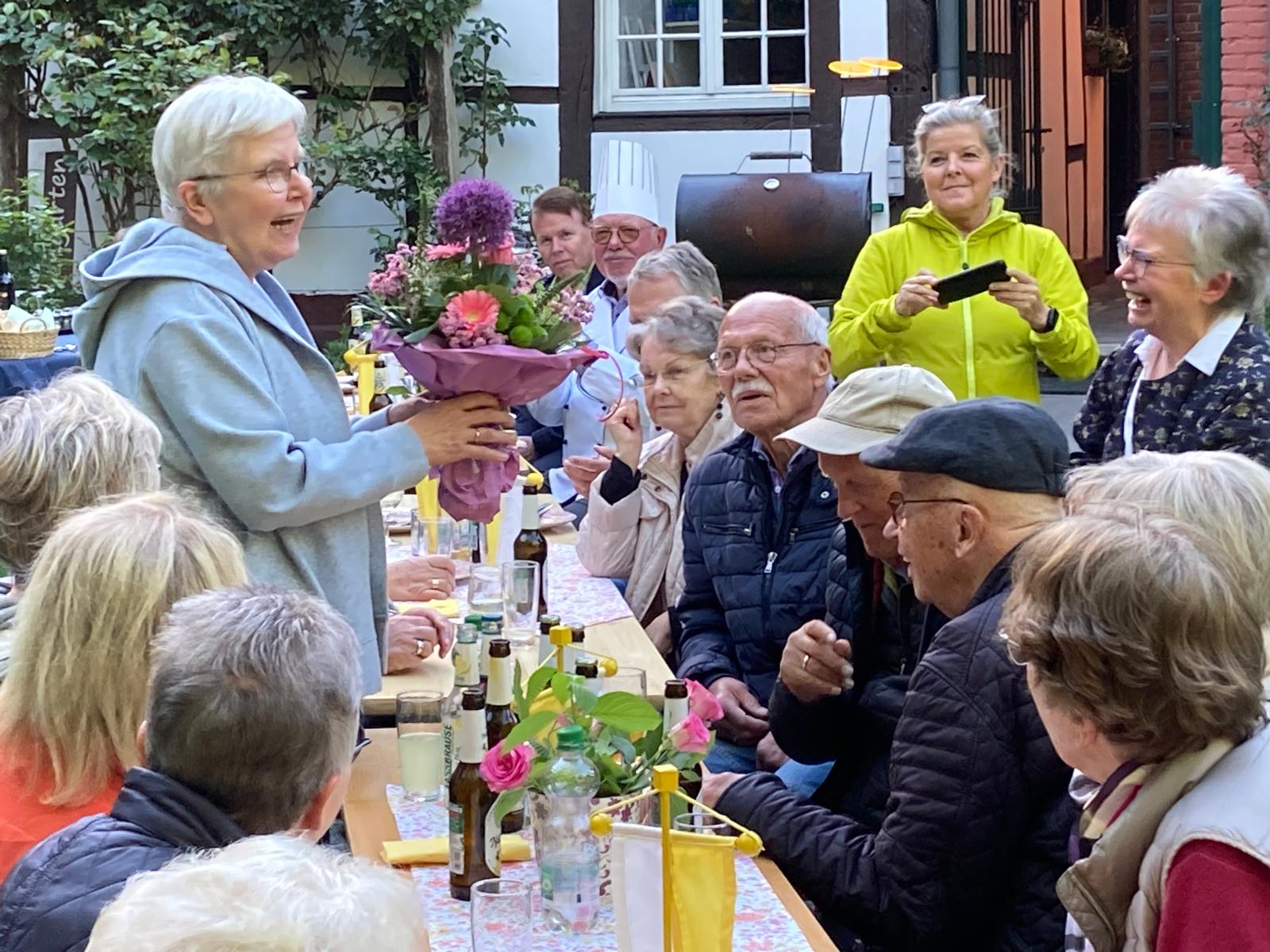 Maiandacht mit Grillen im Propsteigarten
