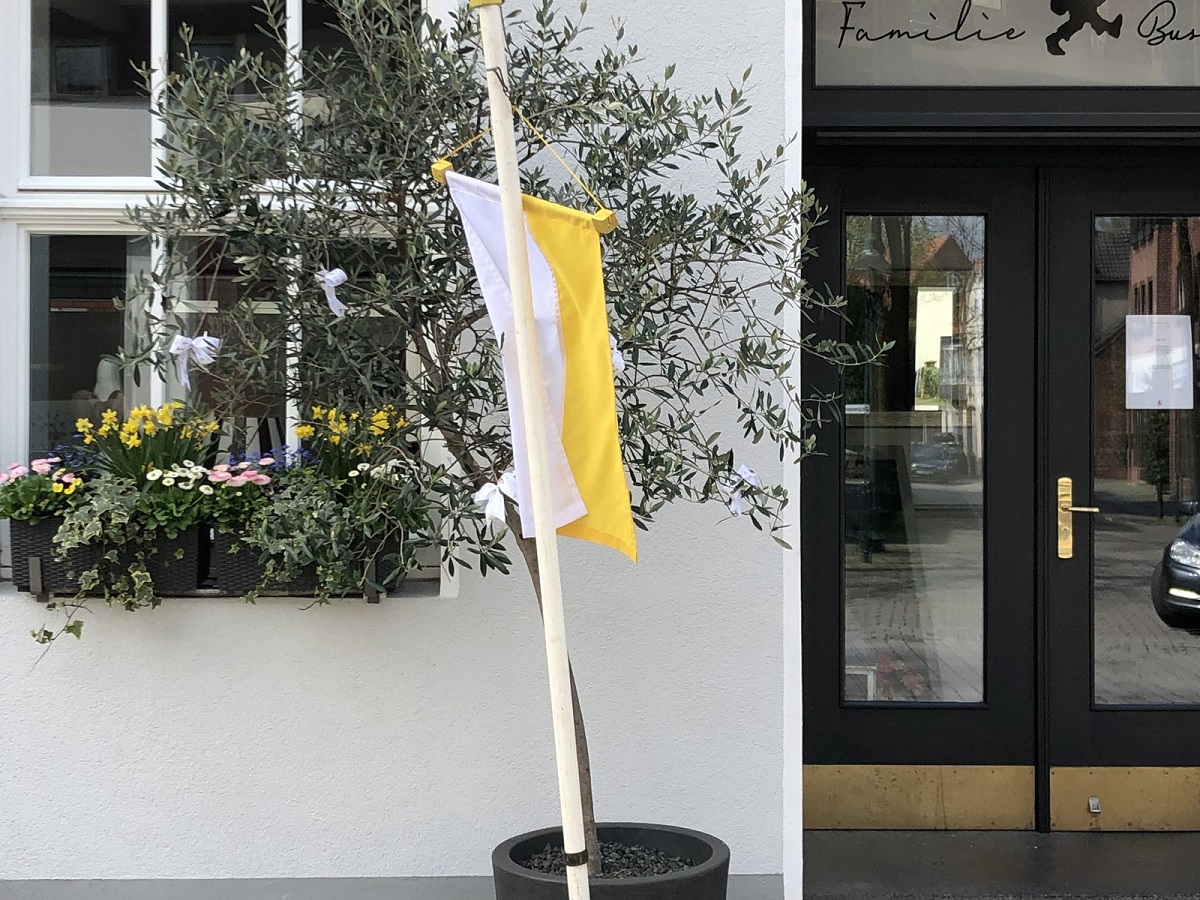 Ausleihen unserer Wallfahrtsfähnchen für die Erstkommunionfeiern der Pfarrgemeinde St. Marien in Telgte und Westbevern